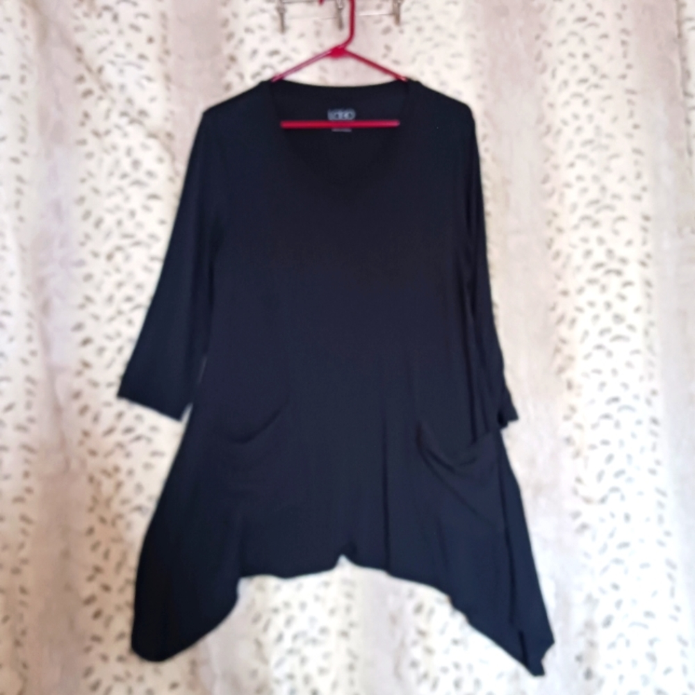 LOGO Lori Goldstein Tunic